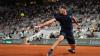 Alexander Zverev bei einem Rückhandschlag in der Defensive.