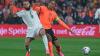 Zähes Ringen: Die Niederlande um Kapitän Virgil van Dijk (re., hier gegen Amine Gouiri) tat sich gegen Algerien schwer.