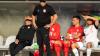 Havelse und Trainer Samir Ferchichi (2.v.l) könnten nun doch im Profifußball bleiben. (Archivbild)