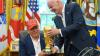 Trump und Infantino inszenieren gerne ihren guten Draht zueinander. (Archivbild)