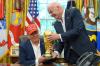 Trump und Infantino inszenieren gerne ihren guten Draht zueinander.