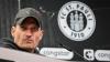 Trainer Alexander Blessin und der FC St. Pauli gehen wohl getrennte Wege. (Archivbild)