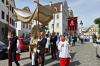 Vom Karlsplatz zog die Prozession hinunter Richtung Hl.Geist-Kirche. An Fronleichnam feiern die Pfarreien die leibliche Gegenwart Jesu Christi in der Eucharistie.