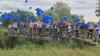 Die Zusumer ließen zur Erinnerung an das Hochwasser vor zwei Jahren blaue Luftballons steigen.