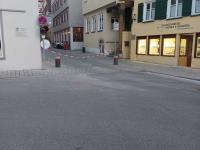 Nach dem Unfall, bei dem eine 73-Jährige zu Fall gekommen war, wurde der Poller in der Baldinger Straße überprüft.