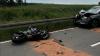 Ein Motorradfahrer ist am Donnerstagmittag bei einem Frontalzusammenstoß mit einem Auto bei Sielenbach schwer verletzt worden.