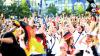 Tausende verfolgten die Fußball-WM 2006 auf dem UImer Münsterplatz – wie hier beim Spiel um Platz drei gegen Portugal.
