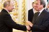 Ex-Bundeskanzler Gerhard Schröder und Kremlchef Wladimir Putin hatten nach russischen Angaben ein Vieraugengespräch. (Archivbild)