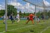 Der FC Penzing (blaue Trikots) brauchte viele Chancen, ehe endlich das entscheidende Tor gegen die SG Lechsee gelang.