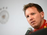 Musste Lennart Karl trösten: Bundestrainer Julian Nagelsmann
