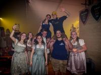 Zum 150. Jubiläum darf man es krachen lassen: Die Westendorfer Feuerwehr feierte am Samstag mit ihren Gästen und der Partyband Ois Easy. Hier gibt es die besten Fotos des Abends.