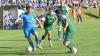 Andre Matzka vom FC Ebershausen (rechts) und Pius Galgenmüller von der SSV Glött kämpfen um den Ball.