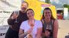 Unterwegs auf dem Schlemmerfest: Selina Wegmann (30), Sophie Rebel (27) und Jaqueline Schmid (28) probieren sich durch das neue Weinangebot.