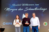 Bei der Preisverleihung (von links): Linda Weißgerber, Lias Metzger und Dieter Scholz.