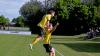 Max Wieland (unten) und Tobias Mayer freuen sich über das letztendlich entscheidende Tor zum Aufstieg in die Kreisliga.