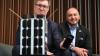 O2-Manager Jörg Kablitz und OQ-Chef Omar Qaise hoffen auf gute Verbindungen mit dem Weltall.