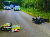 Bei diesem Unfall zwischen Bad Wörishofen und Dorschhausen ist am Montag ein Biker schwer verletzt worden.
