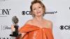 Lesley Manville ging als eine der Favoritinnen ins Rennen - und heimste den Preis als beste Hauptdarstellerin in einem Theaterstück ein.