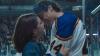 „Off Campus“-Darsteller Ella Bright und Belmont Cameli stehen als Hannah und Garrett im Zentrum des neuen Eishockey-Serien-Hits