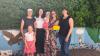 Spendenübergabe im Garten der HPT Landsberg mit
Franziska Lutz, Monika Kerling, Bettina Erdt mit Tochter Johanna und Tochter Franziska, Johanna Böhmer - Einrichtungsleiterin