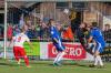 Benedikt Beißer (links) vom TV Boos köpft in dieser Szene zur 1:0-Führung im Relegationsspiel gegen den FSV Dirlewang (blaue Trikots) ein. 
﻿