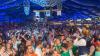 Vincent Gross und Olaf der Flipper haben am Montag im Festzelt auf der Mess‘ für Begeisterung gesorgt. In der Festhalle Bayernland sang Gross unter anderem seinen Hit „Ouzo“ - und konnte sogar Festwirt Peter Schöniger zum Mitsingen auf der Bühne animieren. Auf dem Höhepunkt war die Stimmung, als Olaf der Flipper die Bühne betrat. Er wiederum sang unter anderem zusammen mit seiner Tochter Pia Malo „Tage wie dieser“.