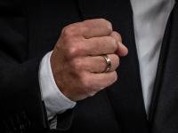 Politik der geballten Faust: Immer wieder laufen politische Debatten aus dem Ruder und enden ohne Ergebnis.