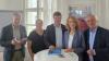 Gemeinsamer Austausch bei der Bobinger Sozialstation (v.l.n.r.): Hans-Peter Dangl, Anette Berner, Dr. Stefan Kiefer, Regina Weinkamm und Jürgen Reichert.