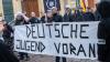 Die Bundesanwaltschaft hat im Mai Räume von mutmaßlichen Mitgliedern der Gruppen „Jung und Stark“ und „Deutsche Jugend Voran“ in zwölf Bundesländern durchsuchen lassen. Ihnen wird Bildung oder Mitgliedschaft in einer kriminellen Vereinigung vorgeworfen.
