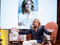 Jill Biden hat ihre Memoiren veröffentlicht und spricht darin auch über die letzten Monate von Joe Bidens Amtszeit als US-Präsident.
