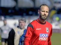 Christian Ortag zieht nach acht Jahren das Trikot des SSV Ulm 1846 Fußball aus.