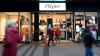 Eine Pieper-Filiale in Köln - auch künftig werden die Parfumshops in vielen deutschen Innenständen zu finden sein.