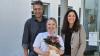 Auf dem Bild von links: Bernd Meyr (Pflegedienstleitung), Denise Kretschmer und  
 gKU – Vorsitzende Kathrin Woratsch.