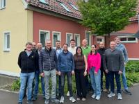 Der Gemeinderat von Mödingen: Hintere Reihe von links: Alexander Göttle, Sebastian Graf, Otto Liebrucks, Jonas Hördegen, Ernst Wurm, Manuel Baumann und Matthias Sing. Vordere Reihe von links: Alexander Sinning, Matthias Kieninger, Christopher Hartmann, Barbara Augenstein, Tatjana Fischer-Sing und Walter Joas.