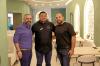 Von links: Inhaber Essam, Chefkoch Fadi und Inhaber Nawar im neuen arabischen Restaurant „Nessma Orient“.