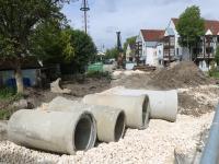 Mitte Mai entstand diese Aufnahme an der Baustelle in der Ortsmitte von Mühlhausen. Aus dem Ort kommt Kritik: Auf der Baustelle herrsche zu wenig Betrieb.