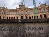 Der bayerische Landtag im Maximilianeum. Wer dort als Abgeordneter ein- und ausgeht, verdient bald etwa 10.595 Euro brutto im Monat.