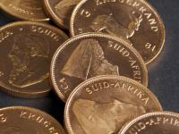 Goldmünzen und Bargeld im Wert von 70.000 Euro: Eine Haushaltshilfe hat sich bei einem älteren Ehepaar in Mering „bedient“.