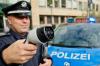 Bislang konnten Polizisten ihre privaten E-Autos kostenfrei an Ladesäulen bei den Dienststellen auftanken. Auch in Neu-Ulm. Doch damit ist jetzt Schluss.