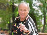 Schauspieler Wolfgang Fierek kommt mit seinen „Weihnachtsgeschichten – zwischen Bayern und den Rocky Mountains“ nach Landsberg.