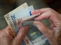 Ein Platz im Pflegeheim kostet viel Geld.