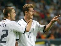 Der dreifache Miroslav Klose (r) beim höchsten deutschen WM-Sieg. (Archivbild)