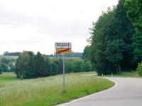 Zwischen Anhofen und Ettlishofen wird an der Straße eine kleine Kapelle gebaut werden. Sie soll Dank an den Herrgott ausdrücken. Der Bauantrag wurde jetzt genehmigt.