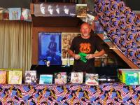 DJ PeeWee bei der Oldies Night am Mischpult