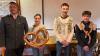 Sportleiter Alexander Bleicher zusammen mit den drei Besten der Jugend (von links): Theresa Wohlhüter, Tobias Ludwig und Valentin Bauer.