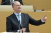 Finanz- und Heimatminister Albert Füracker (CSU) will den Grenzraum zu Tschechien in den Fokus der bayerischen Heimatstrategie nehmen. (Archivbild)