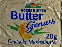 Eine mehr als 700 Kilometer lange Reise haben die 20-Gramm-Portionen Butter aus einer Molkerei in Niedersachsen hinter sich, bevor sie im Andechser Bräustüberl auf den Tisch kommen.