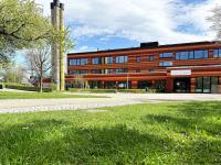 Am Babenhauser Schulzentrum sind derzeit Diebe unterwegs. Am Mittwoch wurde auf dem Gelände an der Pestalozzistraße ein E-Scooter gestohlen, am Donnerstag ein E-Bike.