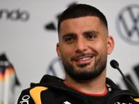 Deniz Undav ist bereit für das Eröffnungsspiel. Wenn das Spiel nur nicht um 12 Uhr angepfiffen werden würde.