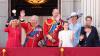 Königin Camilla (l-r), König Charles III., der Prinz von Wales, die Prinzessin von Wales, Prinzessin Charlotte, Prinz George und Prinz Louis winken auf dem Balkon des Buckingham Palace, um den Flugüberflug im Anschluss an die «Trooping the Colour»-Zeremonie im Zentrum Londons zu verfolgen. Anlass sind die Feierlichkeiten zum offiziellen Geburtstag von König Charles III.